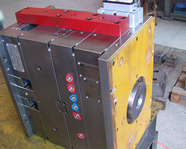 小型打印機(jī)外殼模具